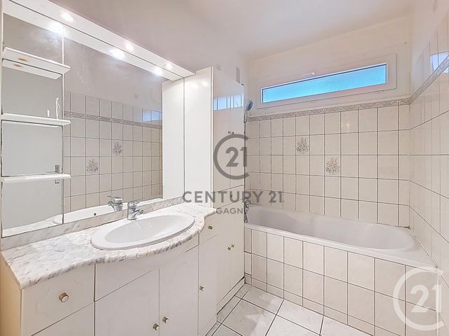 Appartement F2 à vendre - 2 pièces - 49.68 m2 - VILLEMOMBLE - 93 - ILE-DE-FRANCE - Century 21 Sweet Home Immobilier
