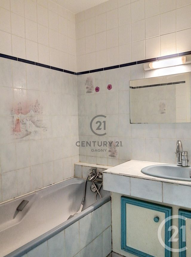 Appartement F2 à louer - 2 pièces - 49.4 m2 - GAGNY - 93 - ILE-DE-FRANCE - Century 21 Sweet Home Immobilier