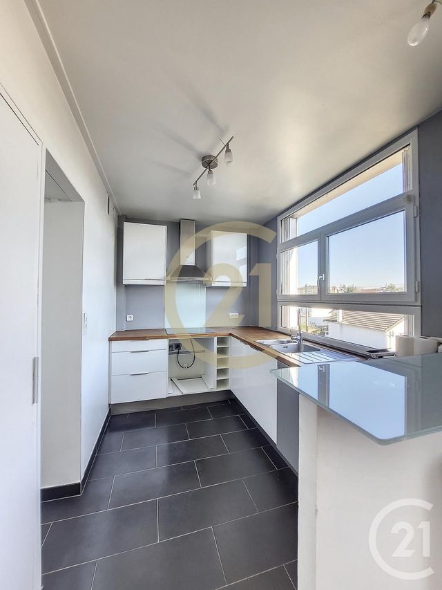 Appartement F2 à louer - 2 pièces - 43.08 m2 - VILLEMOMBLE - 93 - ILE-DE-FRANCE - Century 21 Sweet Home Immobilier