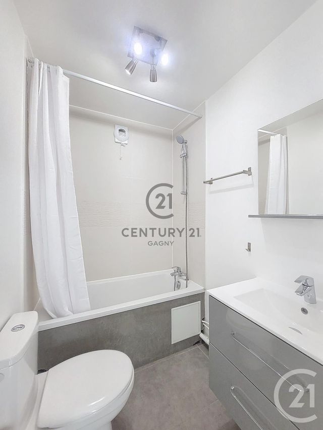 Appartement Studio à louer - 1 pièce - 26.4 m2 - GAGNY - 93 - ILE-DE-FRANCE - Century 21 Sweet Home Immobilier