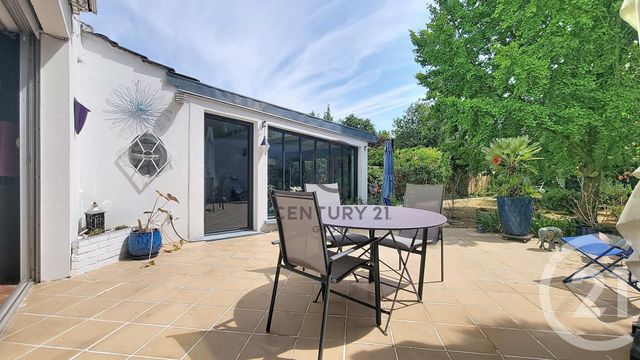 maison à vendre - 6 pièces - 160.7 m2 - MONTFERMEIL - 93 - ILE-DE-FRANCE - Century 21 Sweet Home Immobilier